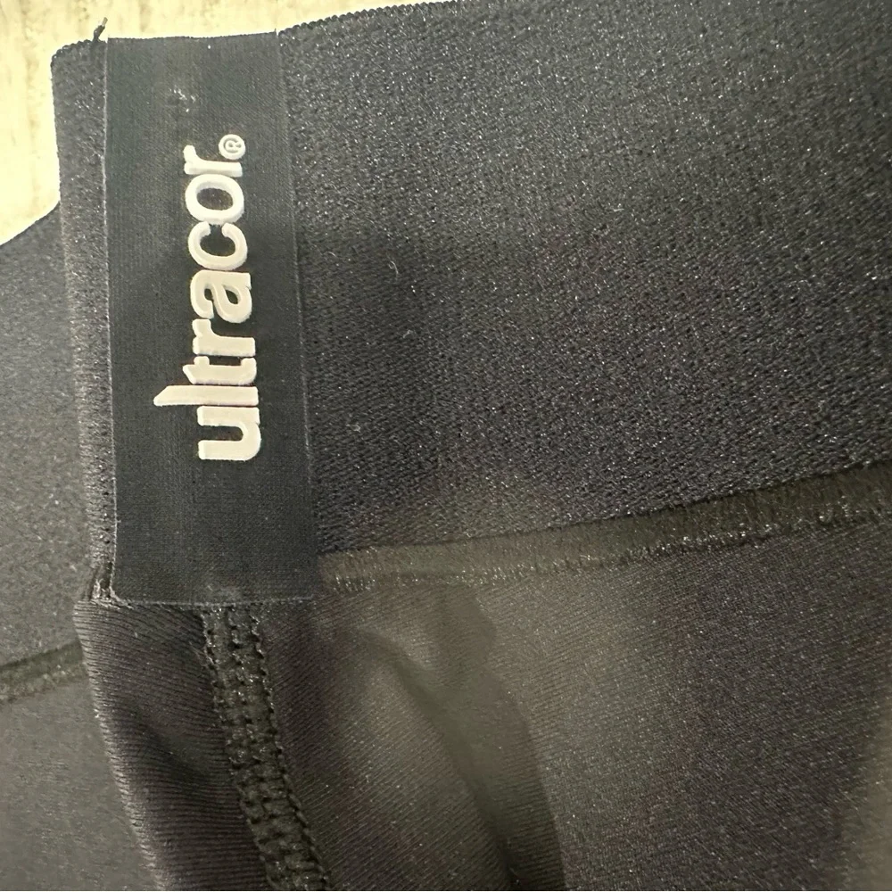 Ultracor High Cherry Performance Leggings - Picture 3 of 6